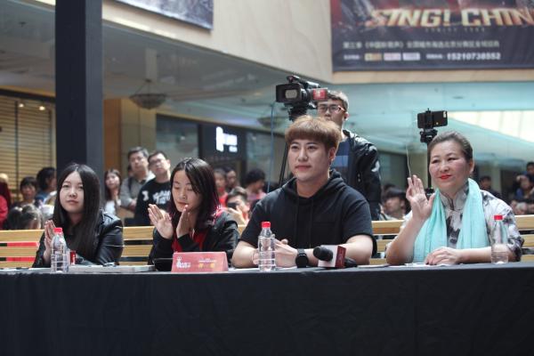 相约新歌声 唱响乐多港奥莱运动嘉年华第一音符