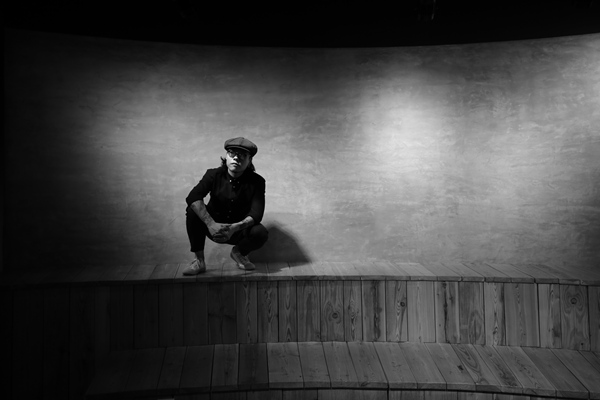 许钧《我们的故事从没钱开始》上线 献给所有被生活推着走的人们