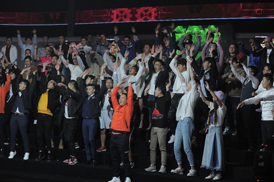 “民间解说”登大雅之堂 首期《足球解说大会》惊艳开场