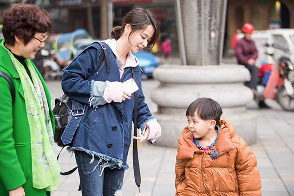 邓莎《妈超3》呵护童真超戳心 外公上演终极求生欲