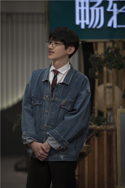 《我是大侦探》推理高能不断 脑洞少年白敬亭惊喜回归