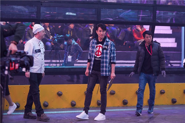 《这就是铁甲》开启自由搏击战 吴尊接连失利队友心疼