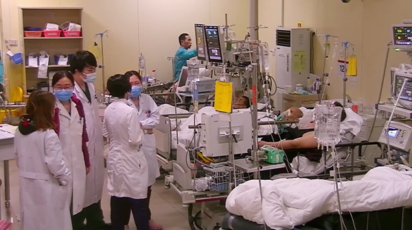 十天不眠不休!中年“过劳奋斗”引健康危机,湖南卫视《生机无限》剖析社会热点引关注