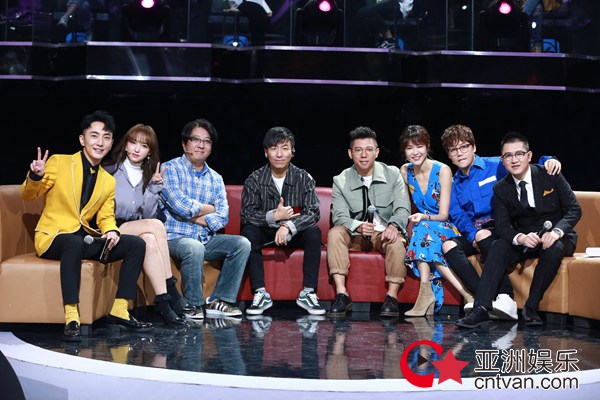 《嗨，唱起来！》羽泉私人歌单开启时光之旅 袁惟仁与欢唱达人合唱《中国话》