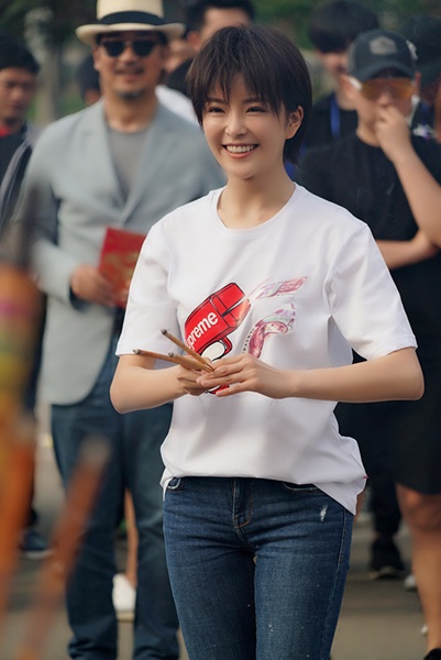 种丹妮《也平凡》盛大开机 新剧热映好评不断