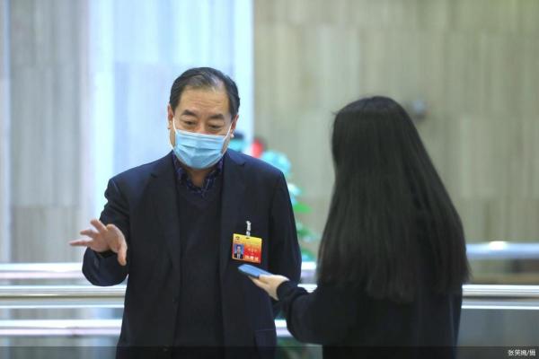 两会.三人行：超大城市“菜篮子”保供怎么做？