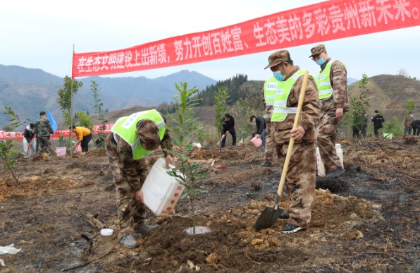 望谟县人武部参加2021年义务植树活动