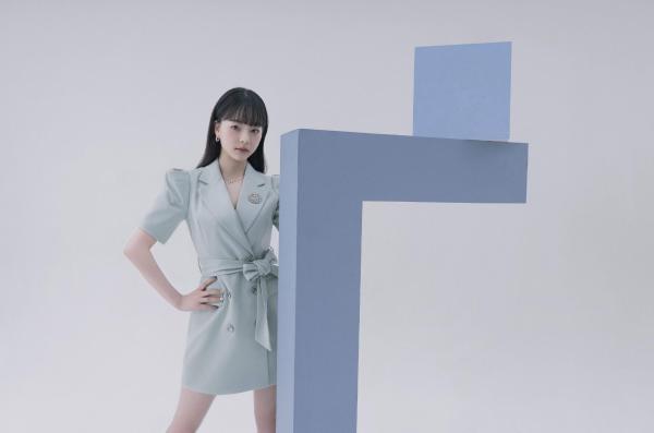 李雨蔓夏日时尚大片曝光 清新典雅独具一格