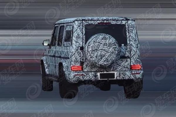 曝全新奔驰G级国内路试谍照 年内进口上市