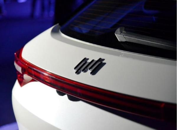 预订量破万/纯电紧凑型SUV 威马EX5试装车下线下半年交车