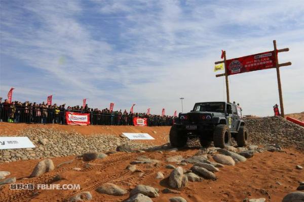 举步维艰 困难重重 百路驰岩酷攀爬赛带你领略越野世界的极限挑战