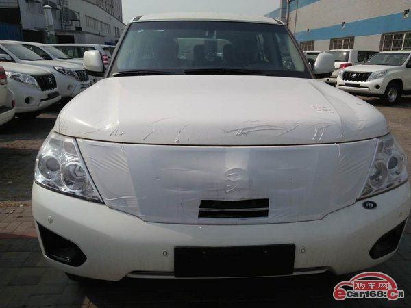 18款日产途乐SUV价格配置油耗参数日产途乐全地形越野多少钱