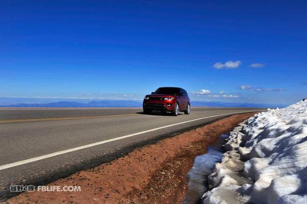 厉害了我的路虎,揽胜运动版插电式混合动力车型P400e开上了天门山