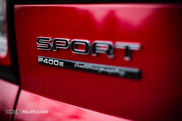 厉害了我的路虎,揽胜运动版插电式混合动力车型P400e开上了天门山