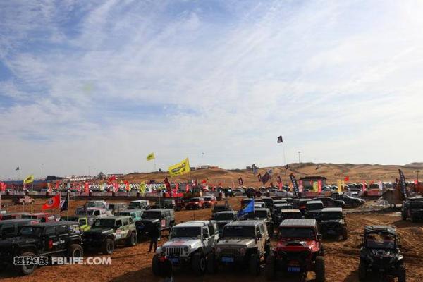 举步维艰 困难重重 百路驰岩酷攀爬赛带你领略越野世界的极限挑战