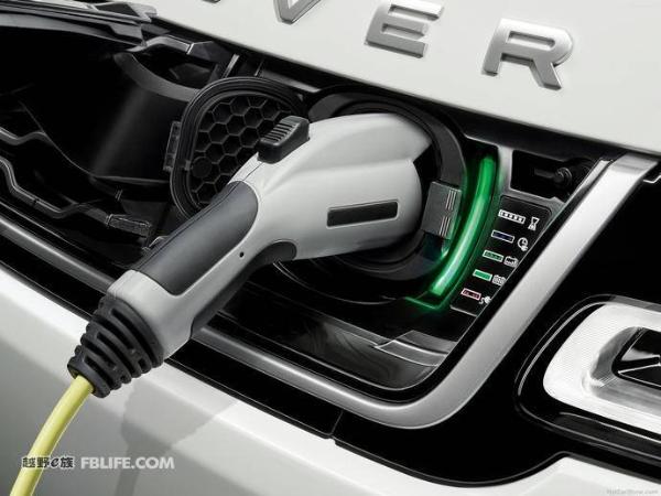 厉害了我的路虎,揽胜运动版插电式混合动力车型P400e开上了天门山