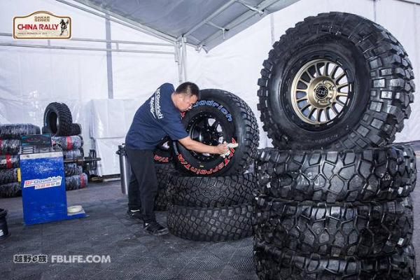 达喀尔系列中国拉力赛激战正酣 百路驰轮胎助威众将