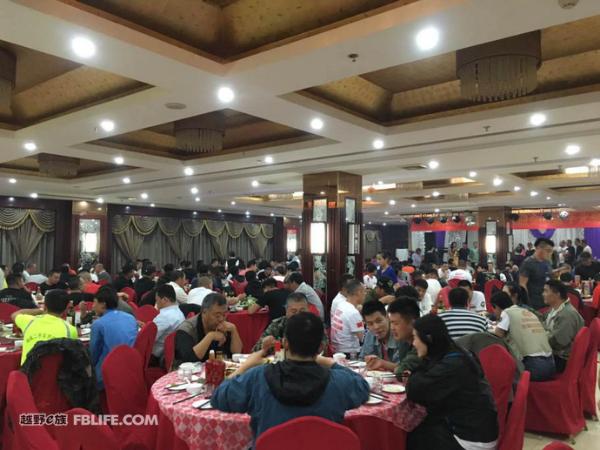 这里不仅有酒还有故事 这里是COT，这里有个不一样的赛手会