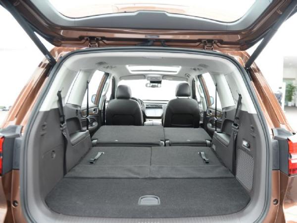 荣威RX8怎么样？旗舰7座SUV荣威RX8内饰实拍图片曝光