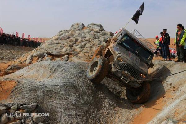 举步维艰 困难重重 百路驰岩酷攀爬赛带你领略越野世界的极限挑战