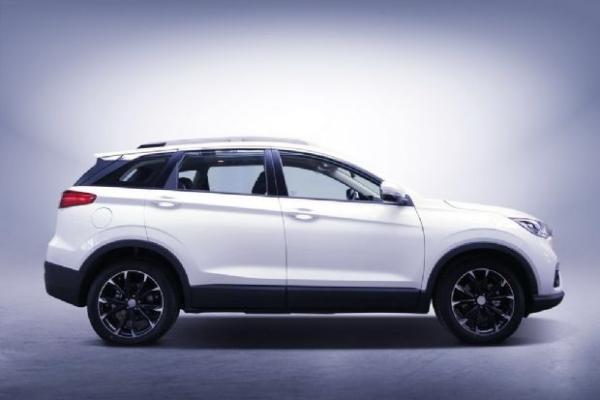 全新紧凑型SUV 奔腾SENIA R9侧身实车图曝光 什么时候上市？