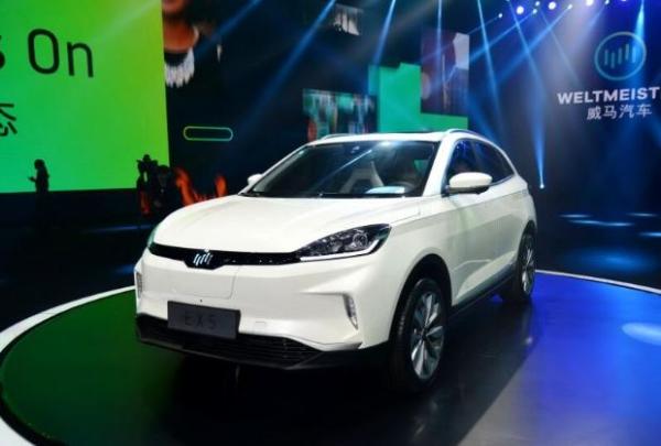 预订量破万/纯电紧凑型SUV 威马EX5试装车下线下半年交车