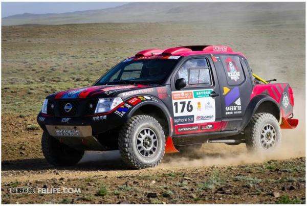 展现卓越耐力与性能 百路驰携手环塔拉力赛
