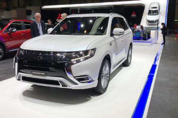 细节调整 三菱新款欧蓝德普通版/欧蓝德PHEV发布