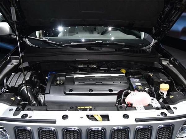 内饰调整外观不变 2018款Jeep自由侠亮相