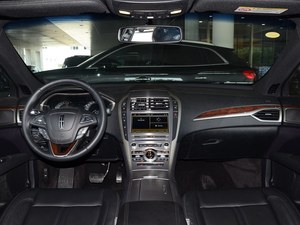 购林肯MKZ售价28.48万元起 前脸换新颜