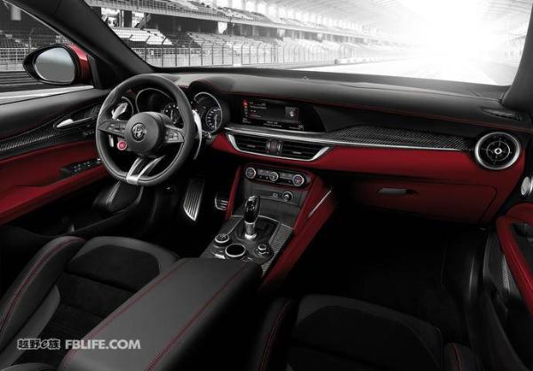 2018北京车展：阿尔法·罗密欧Stelvio四叶草版正式上市