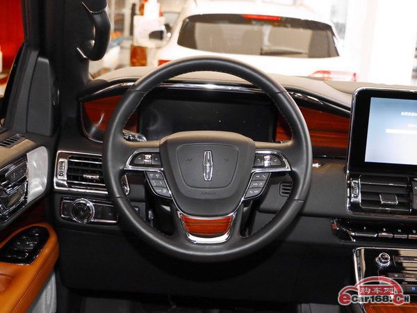 2018款林肯领航员全尺寸SUV大改款升级林肯领航员现车优惠中