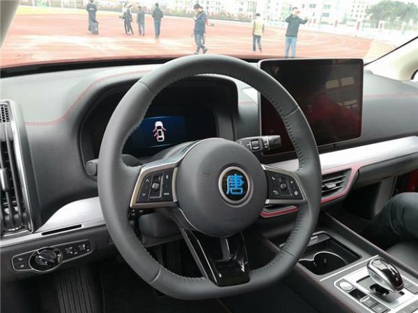 标配7座SUV/可旋转大屏 全新比亚迪唐内饰实车图片 即将上市