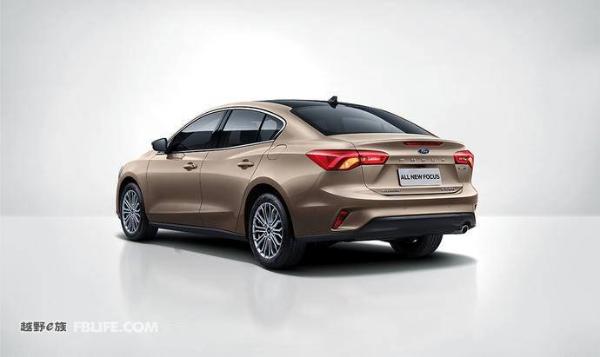 新一代福克斯与新福睿斯齐亮相 福特发布全新中级车阵容