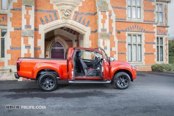 亮相伯明翰商用车展 五十铃D-Max Yukon Luxe版本