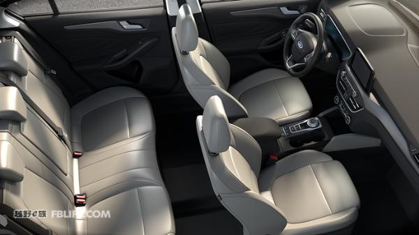 新一代福克斯与新福睿斯齐亮相 福特发布全新中级车阵容