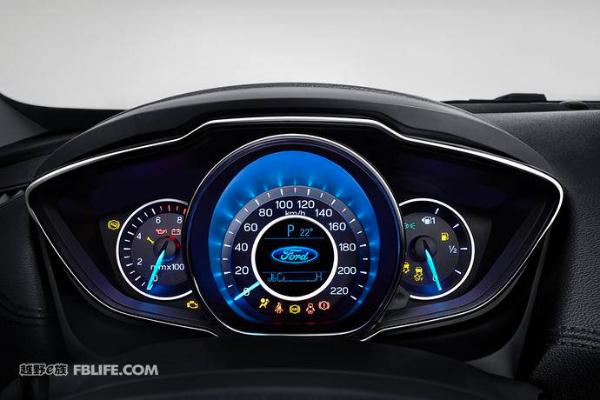 新一代福克斯与新福睿斯齐亮相 福特发布全新中级车阵容