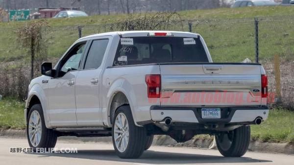 高端车型亮相 福特F150 Limited路试谍照曝光