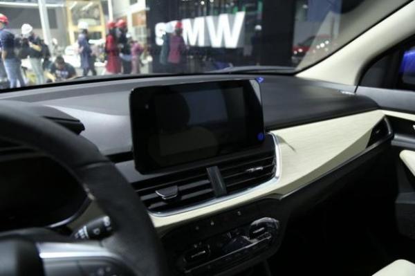 全新紧凑型MPV 宝骏360实车抢先看4月25日首发亮相