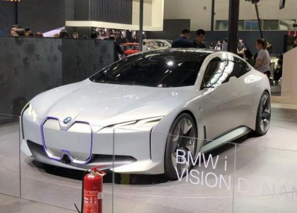 宝马i4原型车 宝马i Vision Dynamics概念车亮相