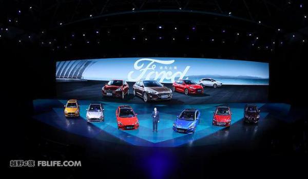 新一代福克斯与新福睿斯齐亮相 福特发布全新中级车阵容