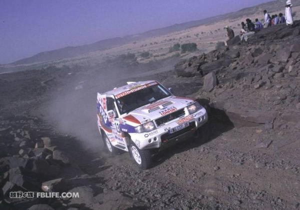 出厂就能跑达喀尔的车子不多 三菱帕杰罗EVO的历史