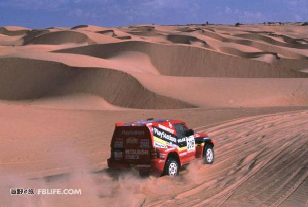 出厂就能跑达喀尔的车子不多 三菱帕杰罗EVO的历史