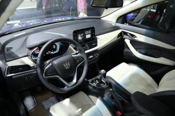 全新紧凑型MPV 宝骏360实车抢先看4月25日首发亮相
