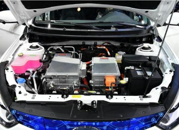 江淮iEVA50上市 补贴后售价12.25-14.45万 最高续航400km