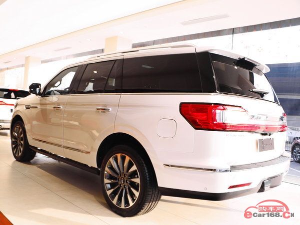 2018款林肯领航员全尺寸SUV大改款升级林肯领航员现车优惠中