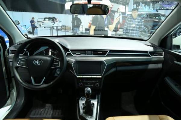 紧凑型旅行车 天津一汽骏派CX65实车图抢先看 4月25日发布