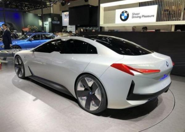 宝马i4原型车 宝马i Vision Dynamics概念车亮相