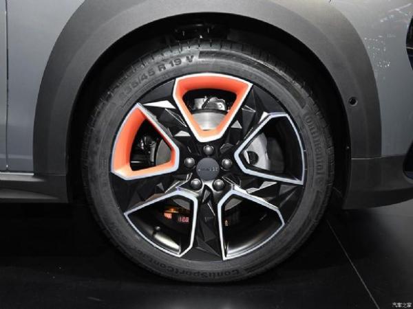 浓浓跨界风 领克02亮相北京车展年内上市