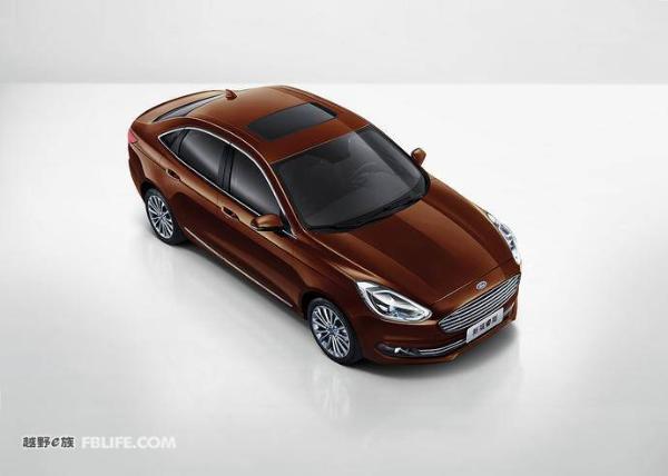 新一代福克斯与新福睿斯齐亮相 福特发布全新中级车阵容